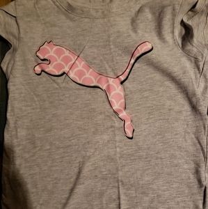 Girls Puma t shirt gray euc